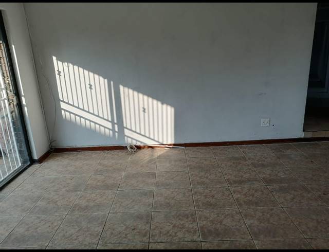 3 bed property to rent in WINCHESTER HILLS